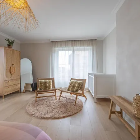 Maison Edith - + Box Vila *