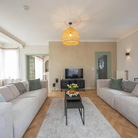 Maison Edith - + Box *