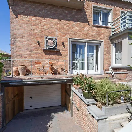 Maison Edith - + Box